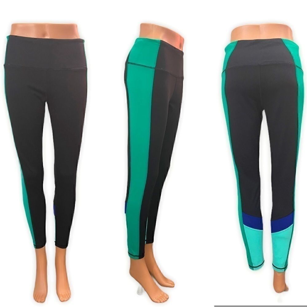 Victoria’s Secret Women’s Knockout Leggings Size Medium/Short (7/8)